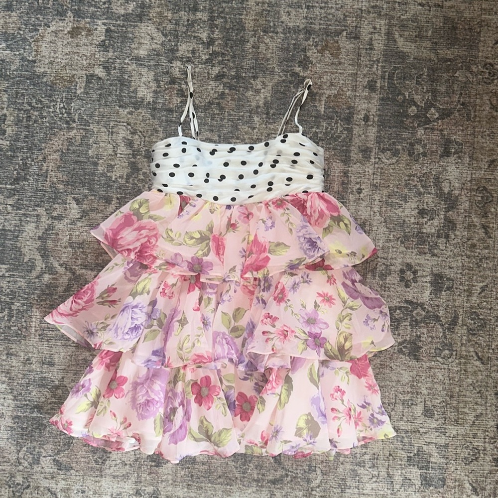 Cute floral and polka dot
Women’s mini dress
Majorelle
Size small